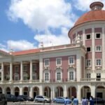 Edifício-sede do Banco Nacional de Angola, na Marginal de Luanda