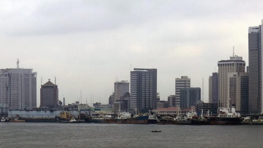 Vista da marina e da zona financeira de Lagos, na Nigéria