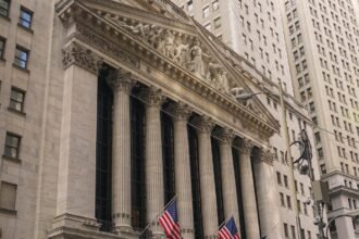 Fachada da Bolsa de Valores de Nova Iorque (NYSE)